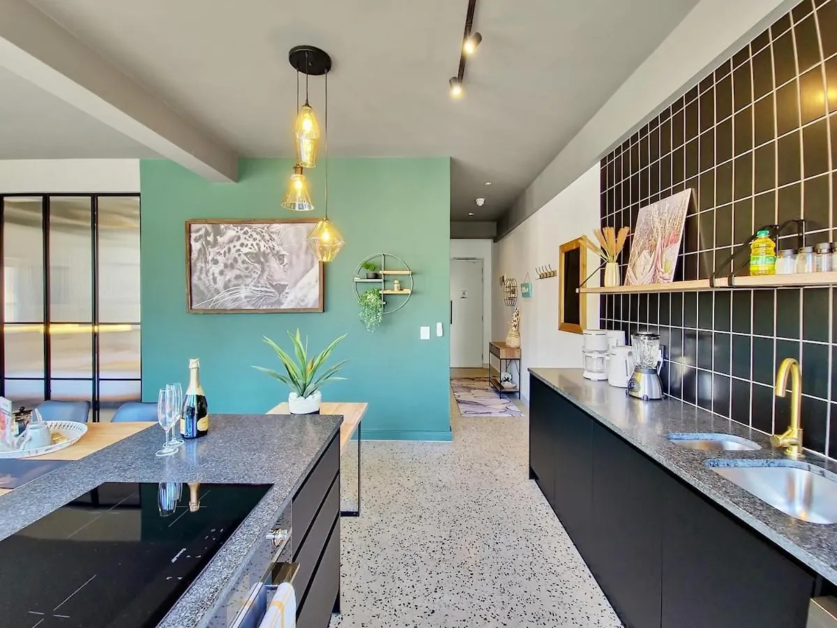 City Oasis Apartment With Rooftop Pool! Le Cap