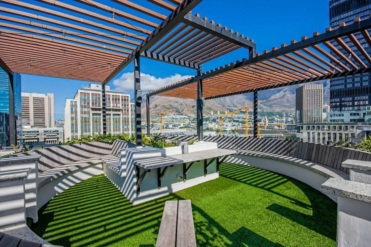 City Oasis Apartment With Rooftop Pool! Le Cap