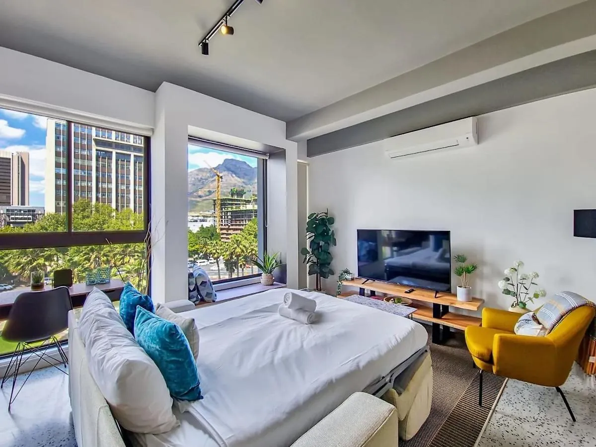 City Oasis Apartment With Rooftop Pool! Le Cap